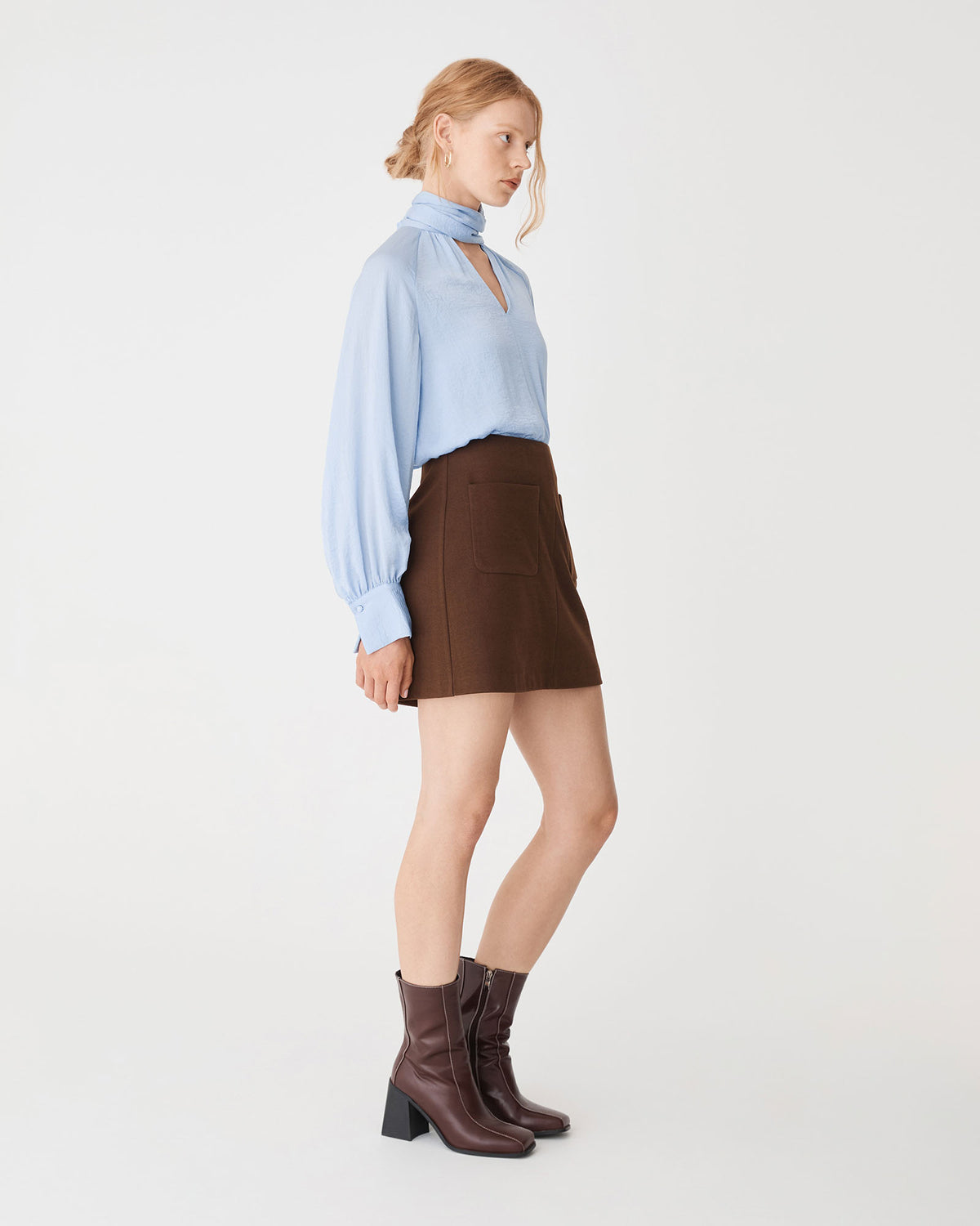 Sienna Pussybow Blouse in sky blue — side view 2