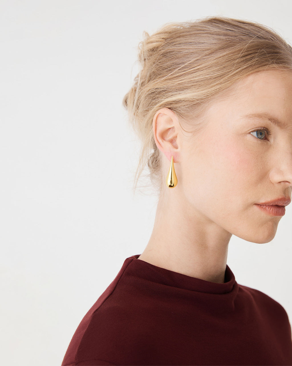 Ula Drop Earrings in gold — fabric detail 2